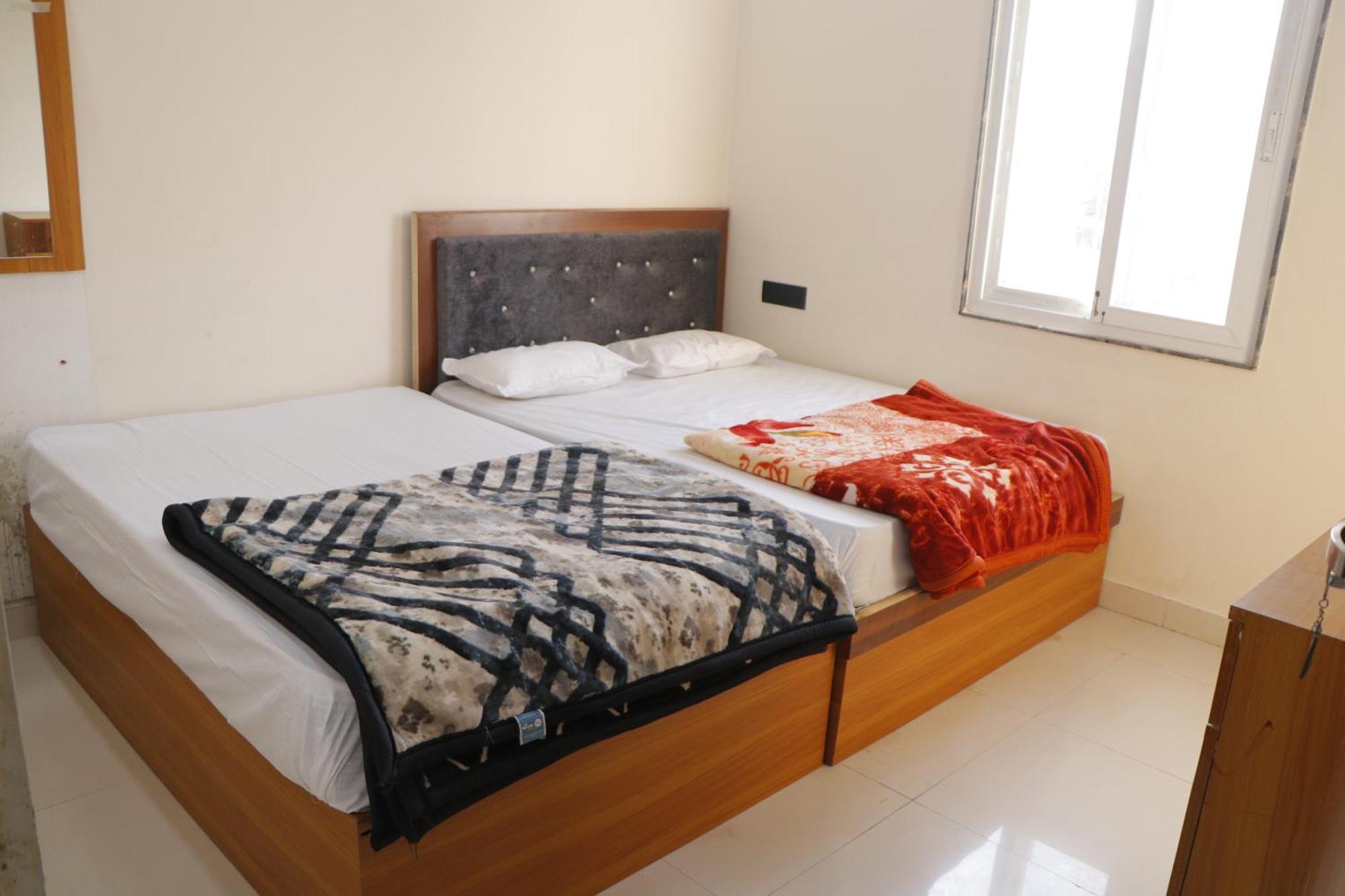 Dolphin Guest House Mathura Extérieur photo