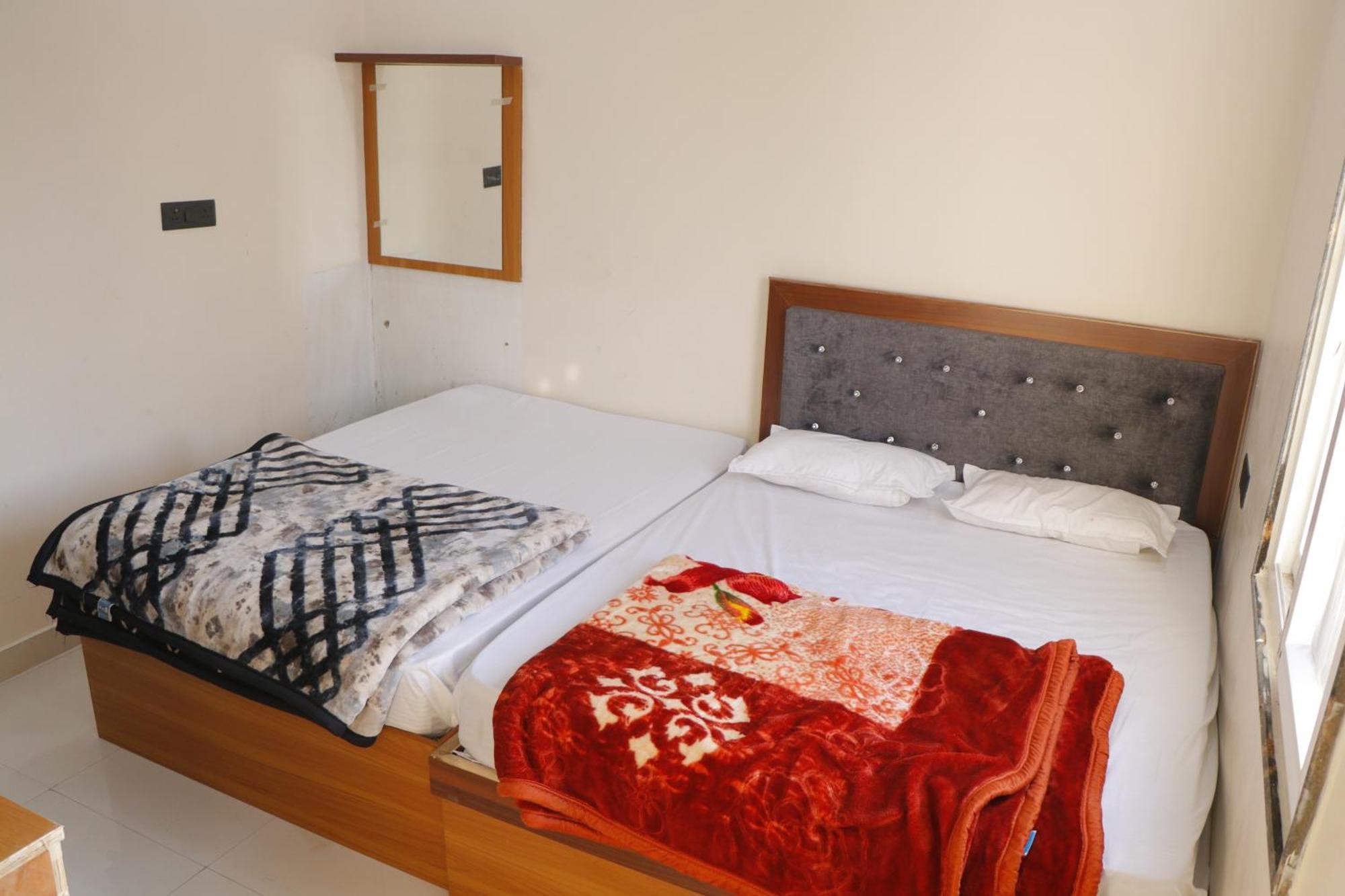 Dolphin Guest House Mathura Extérieur photo